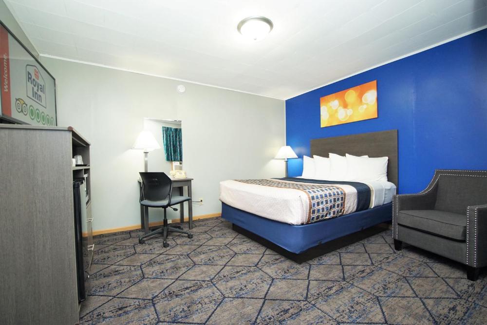 Standard Queen Room - Non-Smoking interior